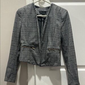 Love Tree Gray Blazer with Notched Lapels and Tailored Silhouette